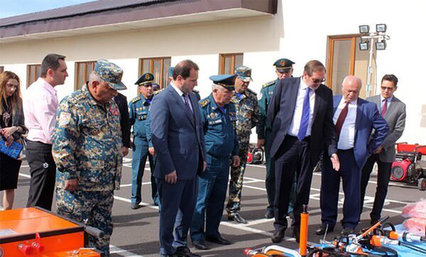 Новый спасательный инвентарь для Aрмяно-российского центра гуманитарного реагирования Новый спасательный инвентарь для Aрмяно-российского центра гуманитарного реагирования - Sputnik Արմենիա