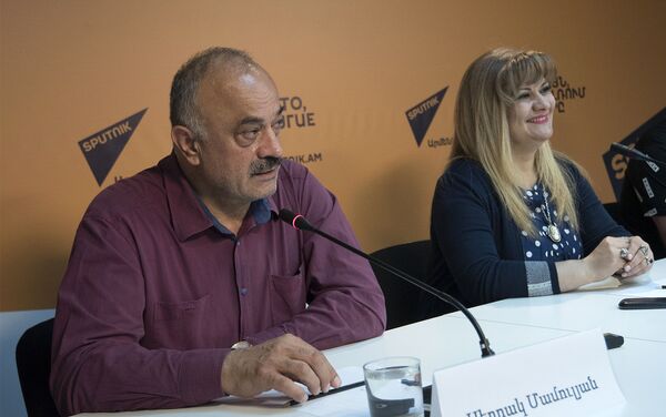 Седрак Мамулян, Ерануи Маргарян. Пресс-конференция, приуроченная к открытию фестивалю толмы - Sputnik Армения