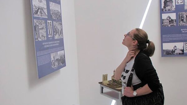 Выставка Взгляд на армянскую архитектуру извне в  Звартноце - Sputnik Արմենիա