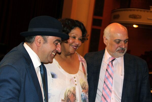 Джазмен Ваагн Айрапетян, руководитель Оперного театра Армении Константин Орбелян и певица Марджори Барнс - Sputnik Армения