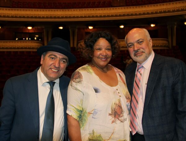 Джазмен Ваагн Айрапетян, руководитель Оперного театра Армении Константин Орбелян и певица Марджори Барнс - Sputnik Армения