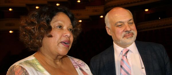 Руководитель Оперного театра Армении Константин Орбелян и певица Марджори Барнс Руководитель Оперного театра Армении Константин Орбелян и певица Марджори Барнс - Sputnik Արմենիա