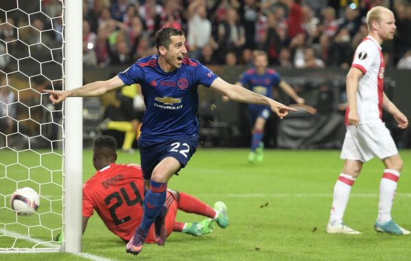 Генрих Мхитарян забил гол в финале Лиги Европы между английским Манчестер Юнайтед и голландским Аяксом - Sputnik Армения