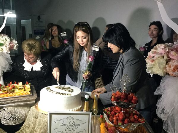 В аэропорту Гюмри встретили участниц конкурса Мисс СНГ В аэропорту Гюмри встретили участниц конкурса Мисс СНГ - Sputnik Արմենիա