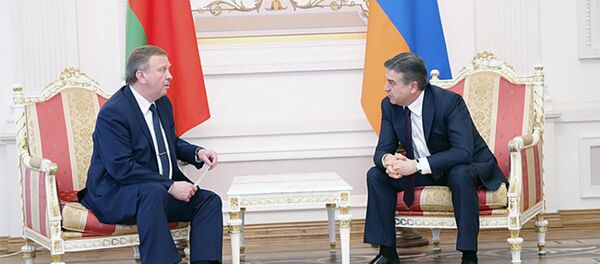 Премьер-министр Армении Карен Карапетян в рамках рабочего визита в Казань провел встречу с премьер-министром Республики Беларусь Андреем Кобяковым Премьер-министр Армении Карен Карапетян в рамках рабочего визита в Казань провел встречу с премьер-министром Республики Беларусь Андреем Кобяковым - Sputnik Արմենիա