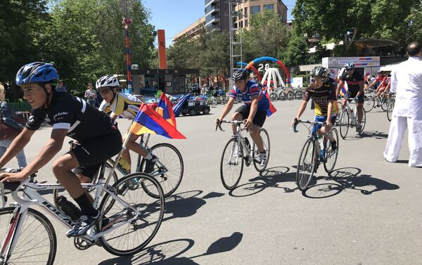 Юные велосипедисты - Sputnik Армения