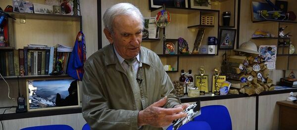 91-летний горный спасатель рассказывает о своем жизненном пути и о восхождении на Арагац в возрасте 75 лет - Sputnik Армения