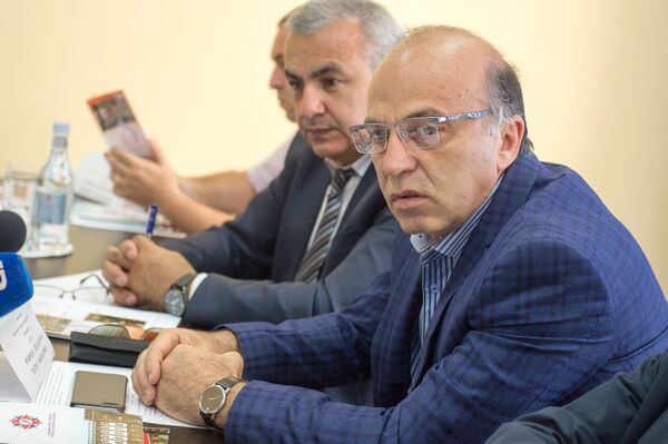 Круглый стол по инициативе ОДКБ и ЕВРАЗЭС на тему Образование в сфере безопасности Армении. Татул Манасерян - Sputnik Армения