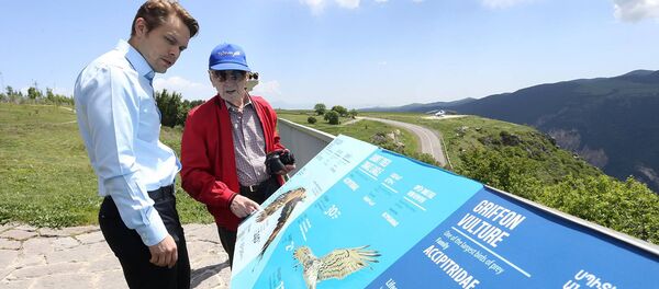 Шарль Азнавур с сыном Николя Азнавуром в Татеве - Sputnik Армения