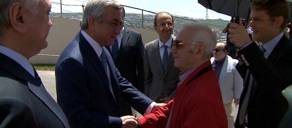 Կասկադում տեղի ունեցավ Շառլ Ազնավուրի տուն–թանգարանի բանալիների հանձնման արարողությունը Կասկադում տեղի ունեցավ Շառլ Ազնավուրի տուն–թանգարանի բանալիների հանձնման արարողությունը - Sputnik Արմենիա