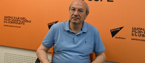 Вазген Геворгян в гостях у радио Sputnik Армения Вазген Геворгян в гостях у радио Sputnik Армения - Sputnik Արմենիա