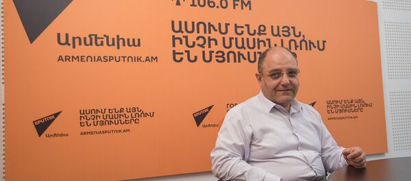 Мигрдат Мадатян в гостях у радио Sputnik Армения - Sputnik Արմենիա