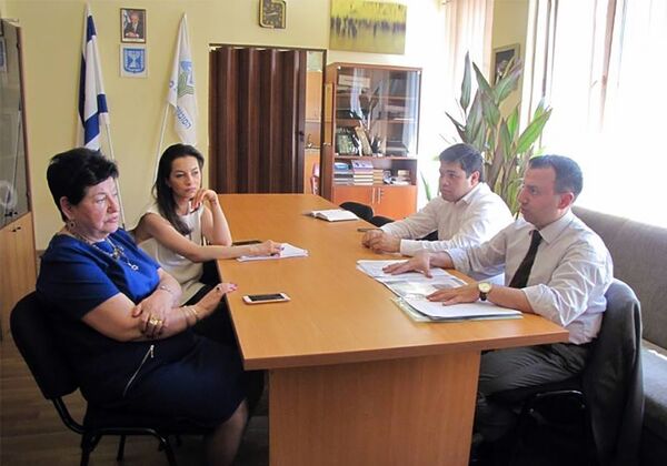 Обсуждение на тему состояния еврейского кладбища в Вайоц Дзоре Обсуждение на тему состояния еврейского кладбища в Вайоц Дзоре - Sputnik Արմենիա