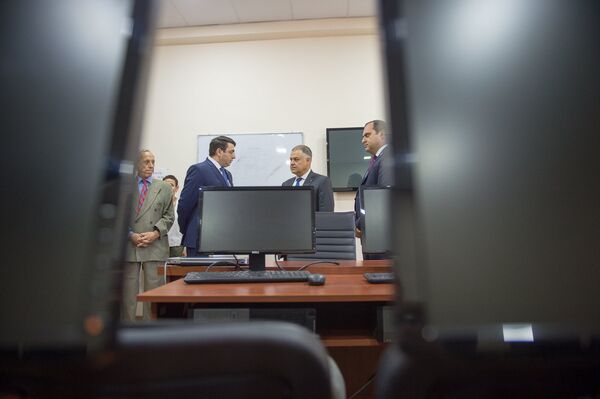 Открытие новой тенически оснащенной рабочей комнаты в Палате пдвокатов Армении Открытие новой тенически оснащенной рабочей комнаты в Палате пдвокатов Армении - Sputnik Армения