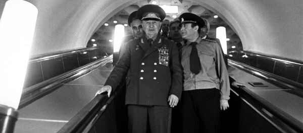 Маршал Баграмян и начальник ереванского метрополитена. 1980-е годы Маршал Баграмян и начальник ереванского метрополитена. 1980-е годы - Sputnik Արմենիա