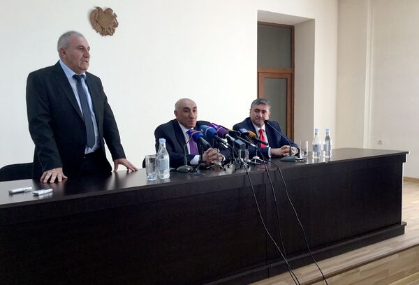 Давид Локян представил нового губернатора Ширака Артура Хачатряна Давид Локян представил нового губернатора Ширака Артура Хачатряна - Sputnik Արմենիա