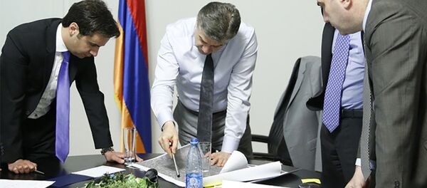 Премьер-министр Армении Карен Карапетян посетил управление гражданской авиации - Sputnik Армения