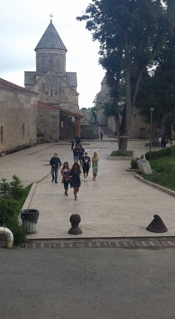 Генрих Мхитарян и Виктория Лопырева - Sputnik Армения