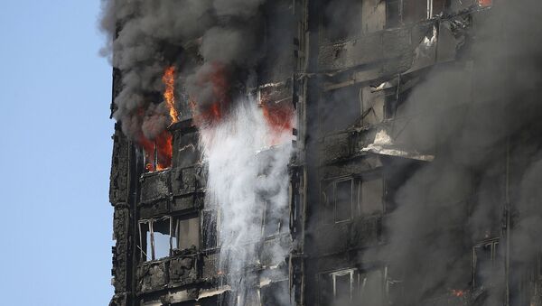 В Лондоне сгорел 27-этажный жилой дом - Sputnik Армения