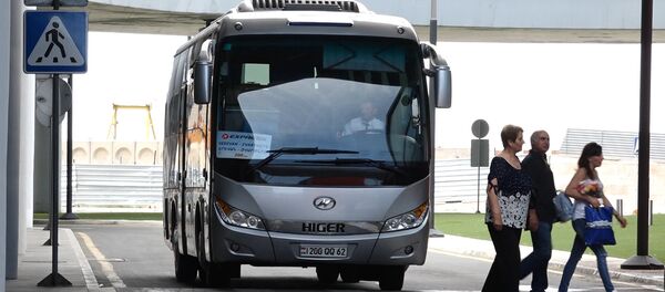 Запущен пилотный автобусный маршрут из центра Еревана в международный аэропорт Звартноц - Sputnik Армения