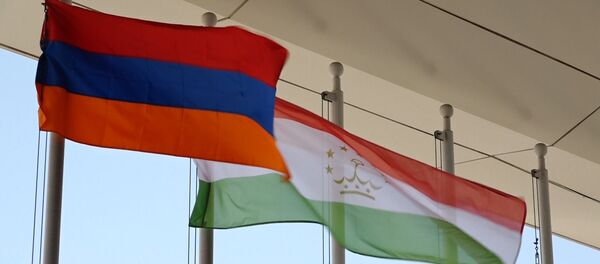 Флаги Армении и Таджикистана Флаги Армении и Таджикистана - Sputnik Армения