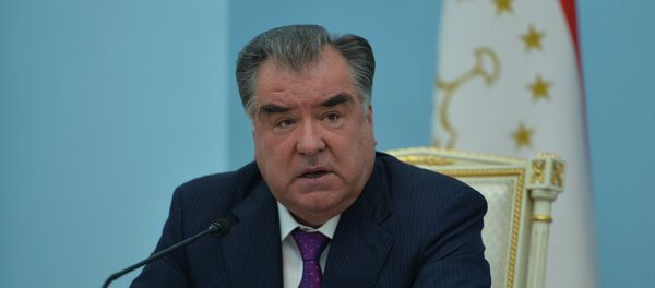 Президент Таджикистана Эмомали Рахмон на совместной пресс-конференции с Сержем Саргсяном в Ереване Президент Таджикистана Эмомали Рахмон на совместной пресс-конференции с Сержем Саргсяном в Ереване - Sputnik Армения