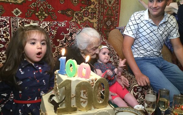 Ազգանուշ տատիկը 100 տարեկան է - Sputnik Արմենիա