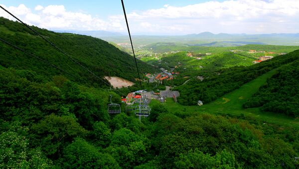 Канатная дорога в курортном городе Цахкадзор - Sputnik Արմենիա