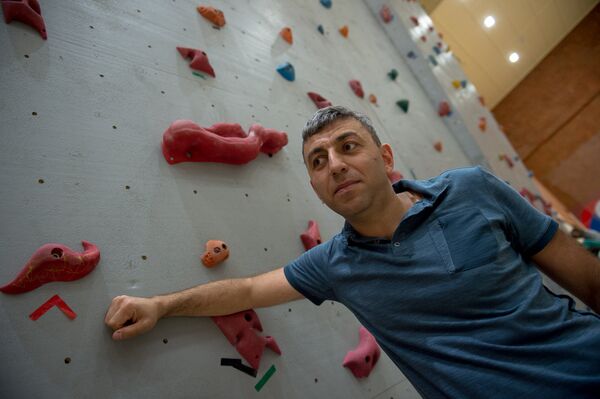 День открытых дверей на скалодроме в ЕГУ. Скалолазание День открытых дверей на скалодроме в ЕГУ. Скалолазание - Sputnik Армения