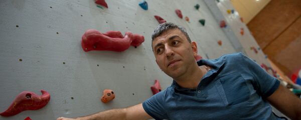 День открытых дверей на скалодроме в ЕГУ. Скалолазание День открытых дверей на скалодроме в ЕГУ. Скалолазание - Sputnik Армения