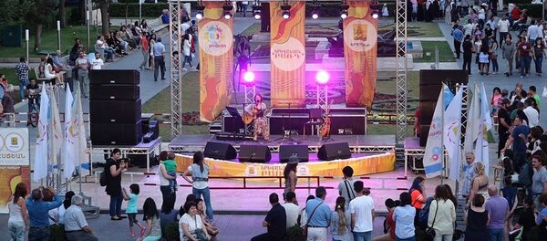 Հայաստանի մայրաքաղաքում կայացավ «Երևանյան բարդ» հեղինակային երգի երեկոն Հայաստանի մայրաքաղաքում կայացավ «Երևանյան բարդ» հեղինակային երգի երեկոն - Sputnik Արմենիա