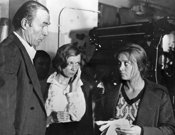 Слева направо: Николай Гринько, Алла Демидова и Маргарита Терехова на съемках фильма Зеркало режиссера Андрея Тарковского - Sputnik Армения