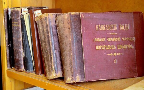 Изданные по старинному образцу в Венеции книги - Sputnik Армения