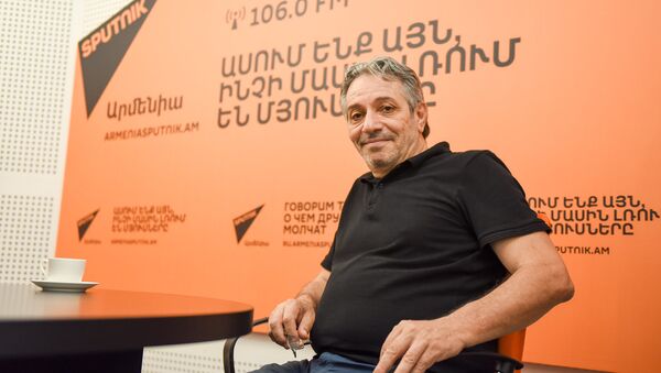 Егише Петросян в гостях у радио Sputnik Армения - Sputnik Արմենիա