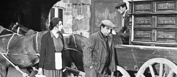 Актер Фрунзик Мкртчян в фильме Танго нашего детства - Sputnik Армения