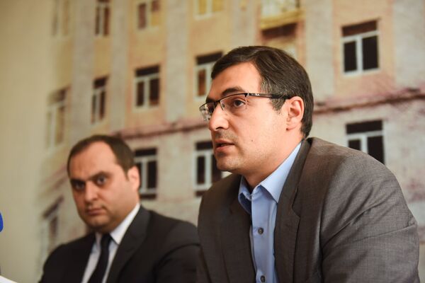 Экспертная группа палаты юристов Армении. Ара Зограбян и Ара Хзмалян Экспертная группа палаты юристов Армении. Ара Зограбян и Ара Хзмалян - Sputnik Արմենիա