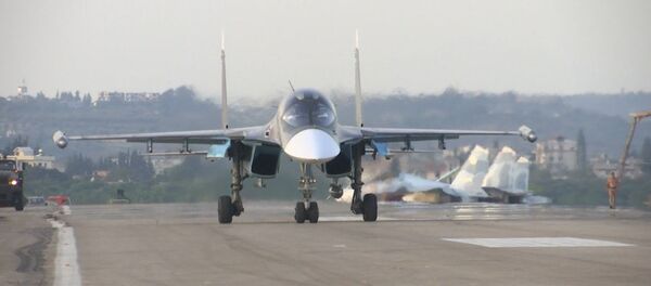 СПУТНИК_Операция в Сирии: Су-24 на авиабазе и заявление представителя ВКС РФ - Sputnik Армения