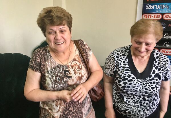 Работники Континентекс Санам Авакян, Гоар Тамамян - Sputnik Армения