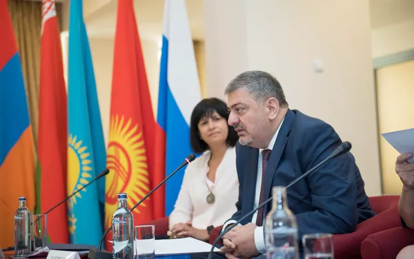 Круглый стол «Республика Армения: два года в Евразийском экономическом союзе. Первые результаты» Круглый стол «Республика Армения: два года в Евразийском экономическом союзе. Первые результаты» - Sputnik Армения