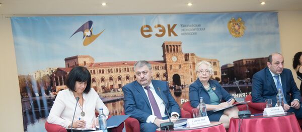 Круглый стол «Республика Армения: два года в Евразийском экономическом союзе. Первые результаты» - Sputnik Армения