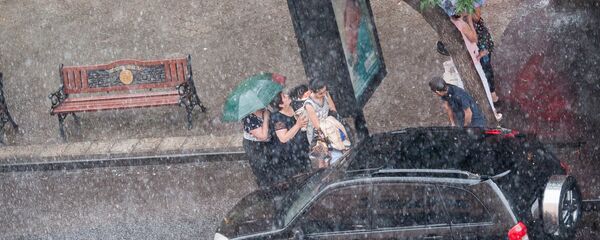 Обильный летний дождь в Ереване Обильный летний дождь в Ереване - Sputnik Արմենիա