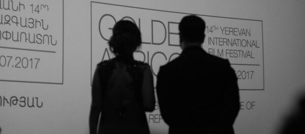 «Ոսկե ծիրան» միջազգային կինոփառատոնի պաշտոնական մեկնարկը տրված է: «Ոսկե ծիրան» միջազգային կինոփառատոնի պաշտոնական մեկնարկը տրված է: - Sputnik Արմենիա