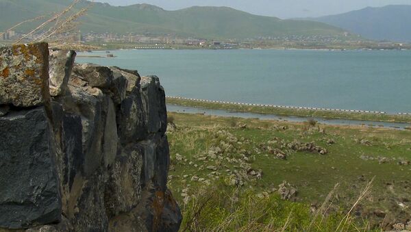На берегу Севана сохранились руины древних поселений - Sputnik Армения