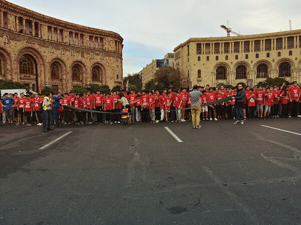 старт первого полумарафона по бегу RunArm старт первого полумарафона по бегу RunArm - Sputnik Արմենիա