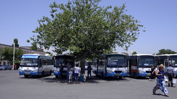 Министр транспорта, связи и ИТ Армении посетил Автовокзал Еревана - Sputnik Армения