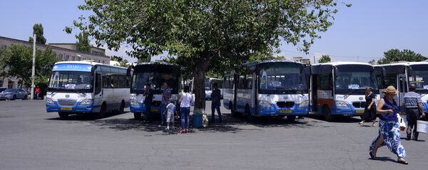 Министр транспорта, связи и ИТ Армении посетил Автовокзал Еревана - Sputnik Армения