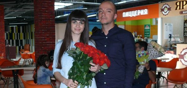 Артур Акопян с невестой - Sputnik Армения