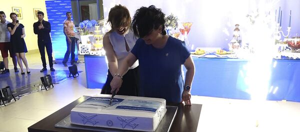 Авиакомпания Armenia отметила год со дня первого полета и презентовала свой журнал - Sputnik Армения