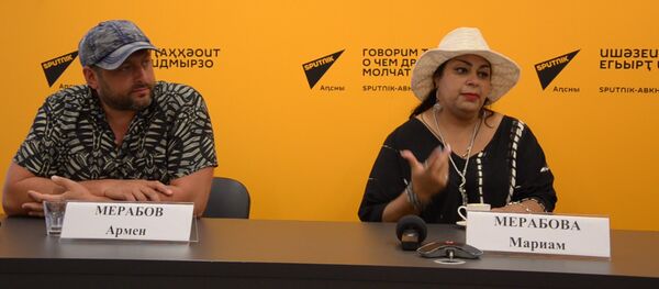 Музыкальное хулиганство: Мерабовы показали, как импровизируют джазмены - Sputnik Армения