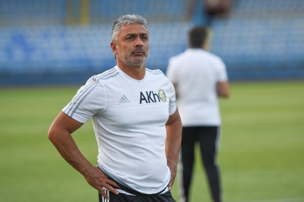 Байрамяна и Юрченко включат в сборную Армении по футболу? Поясняет главный тренер - Sputnik Армения